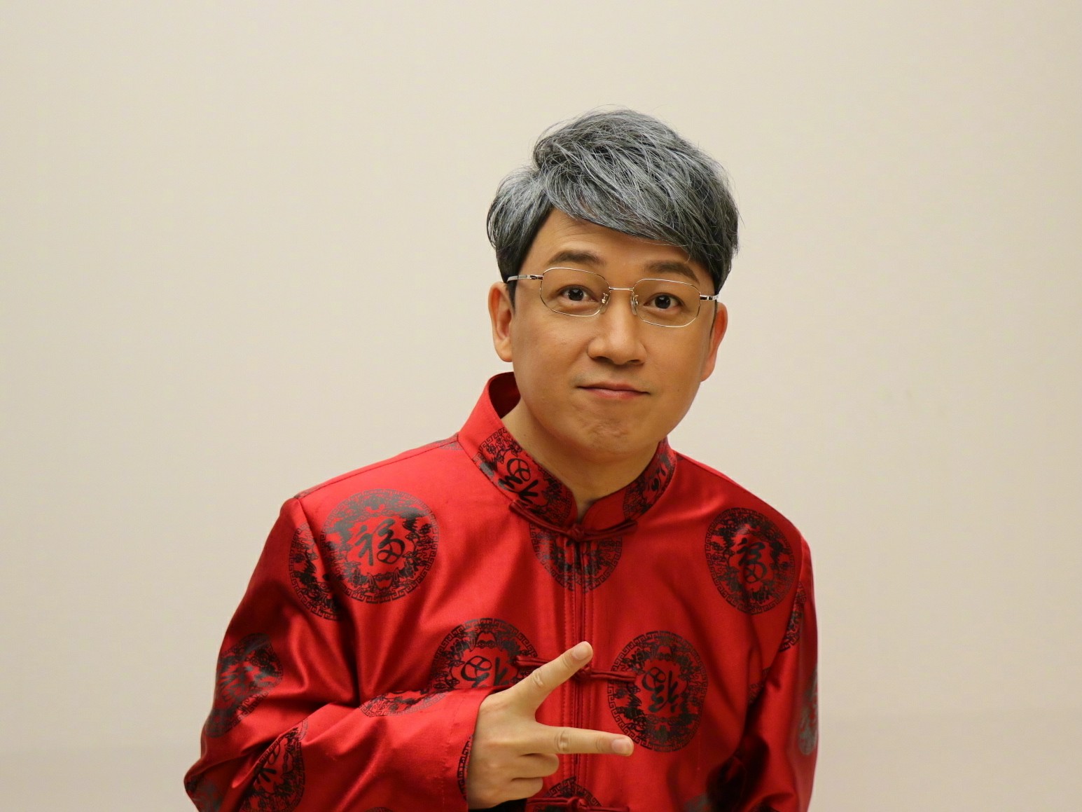 潘粤明与前妻现状,情不自禁潘粤明最后活下来了吗