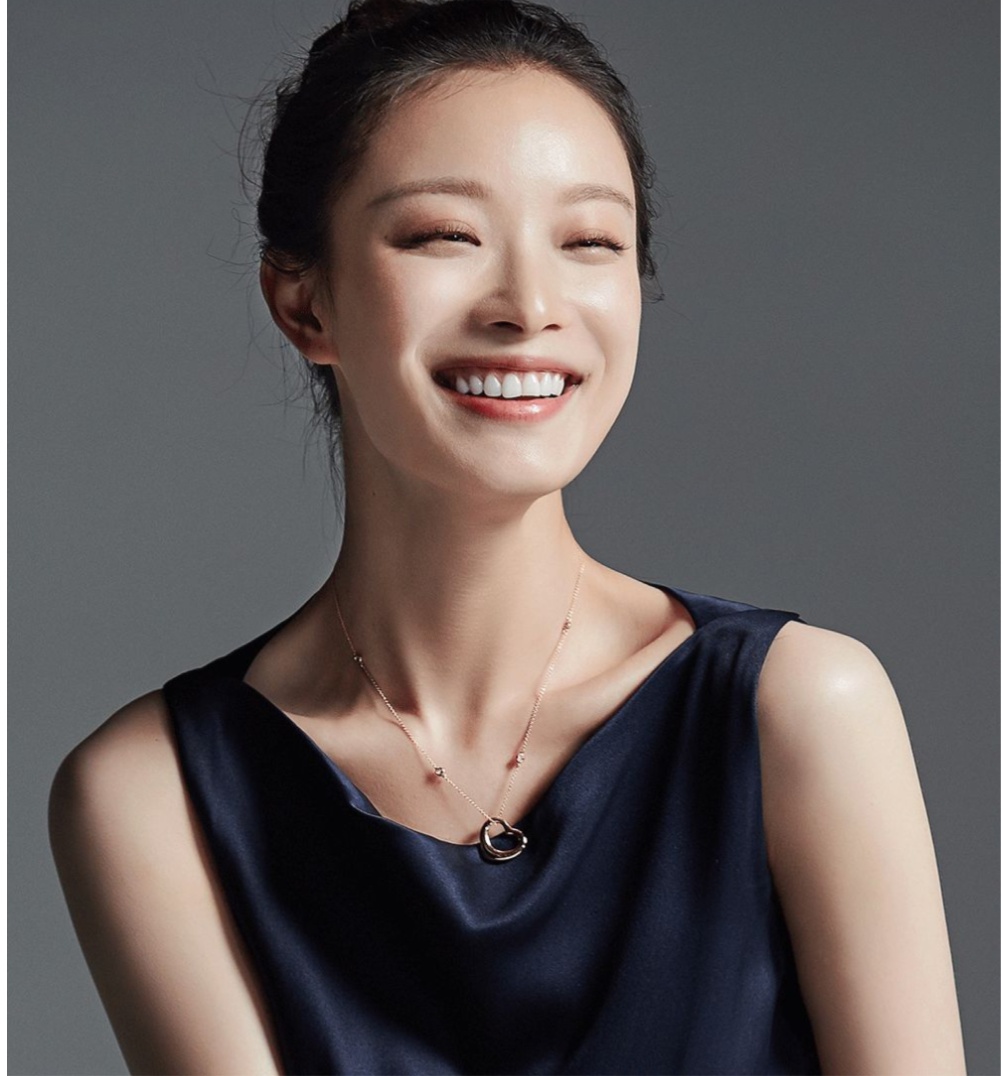 微笑型项链适合什么脸型,长脸型适合戴什么样的项链