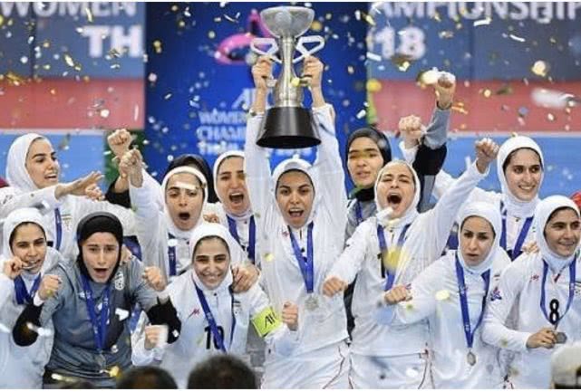 23岁伊朗女足运动员因新冠肺炎去世！生前球场英姿曝光