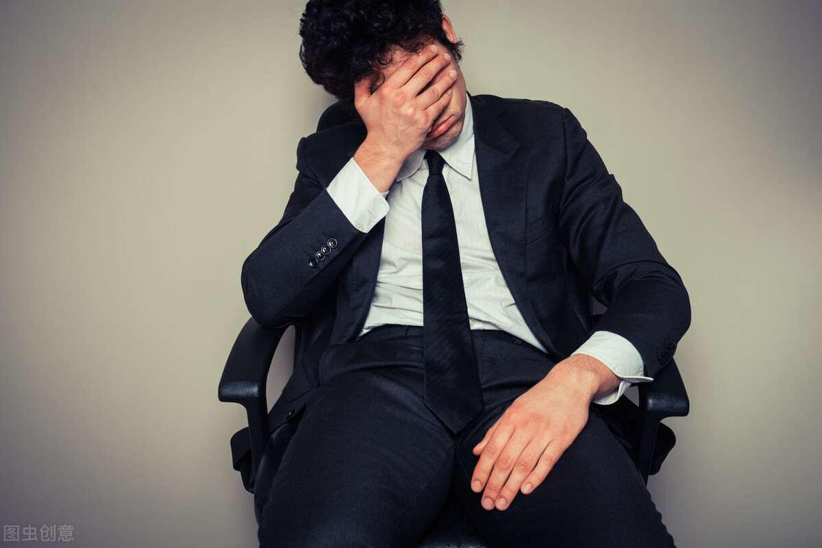 头脑通过恐惧控制你，三步摆脱头脑控制，活在当下让生命流动起来