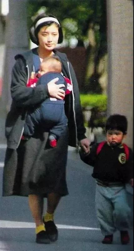 三浦友和山口百惠婚前三个承诺,山口百惠和三浦友和是真的夫妻吗