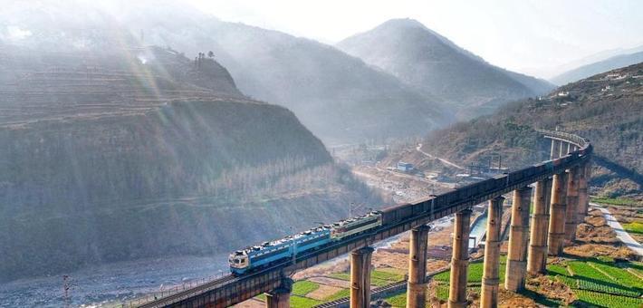 成昆铁路50周年纪念图片,成昆铁路建成50周年视频