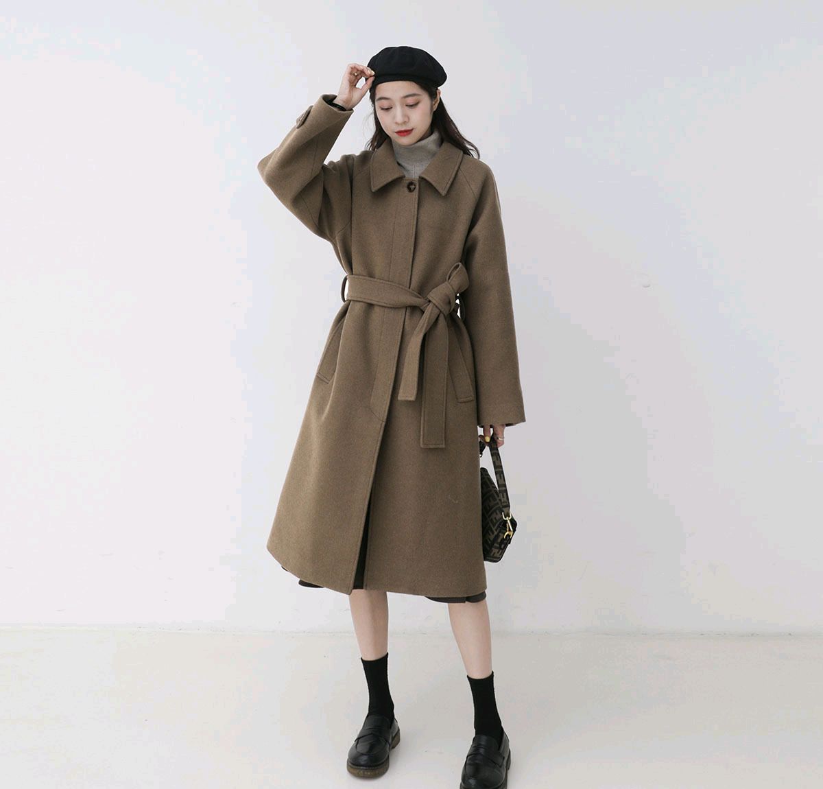 高端驼色毛呢大衣穿搭高级感,呢子大衣配直筒裤穿搭高级感