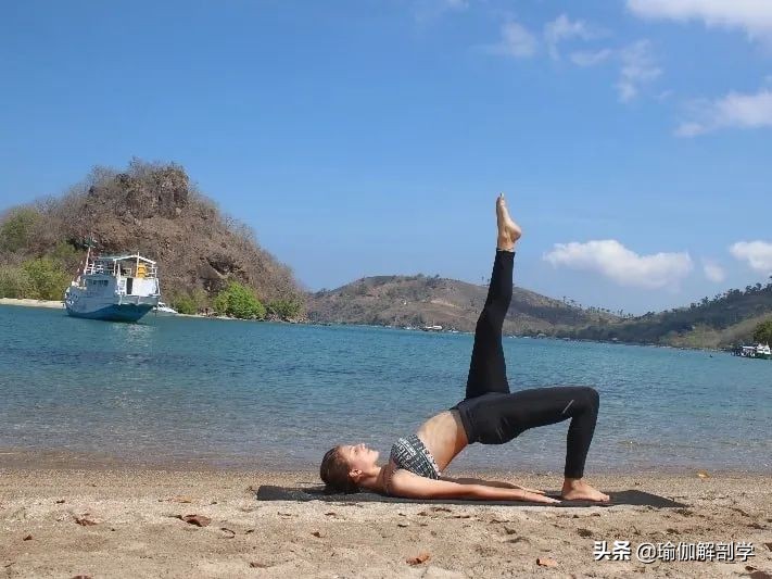 尾骨上翘做瑜伽练习需要注意哪些,臀部上翘瑜伽