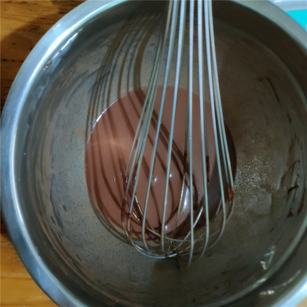 浓香巧克力杯子蛋糕,巧克力杯子坚果蛋糕