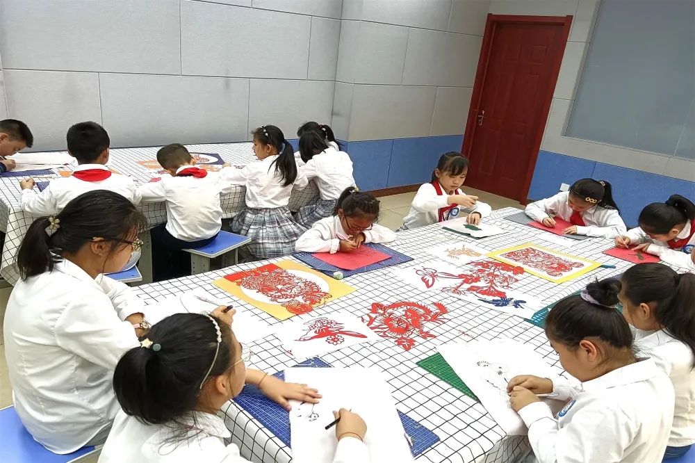 课后服务提质增效|莒县二小：“经典诵读+”，为“正雅”少年培根铸魂