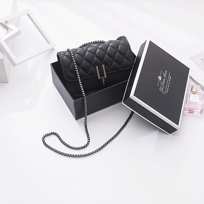 新款时尚洋气复古水桶包,复古斜挎水桶包穿搭