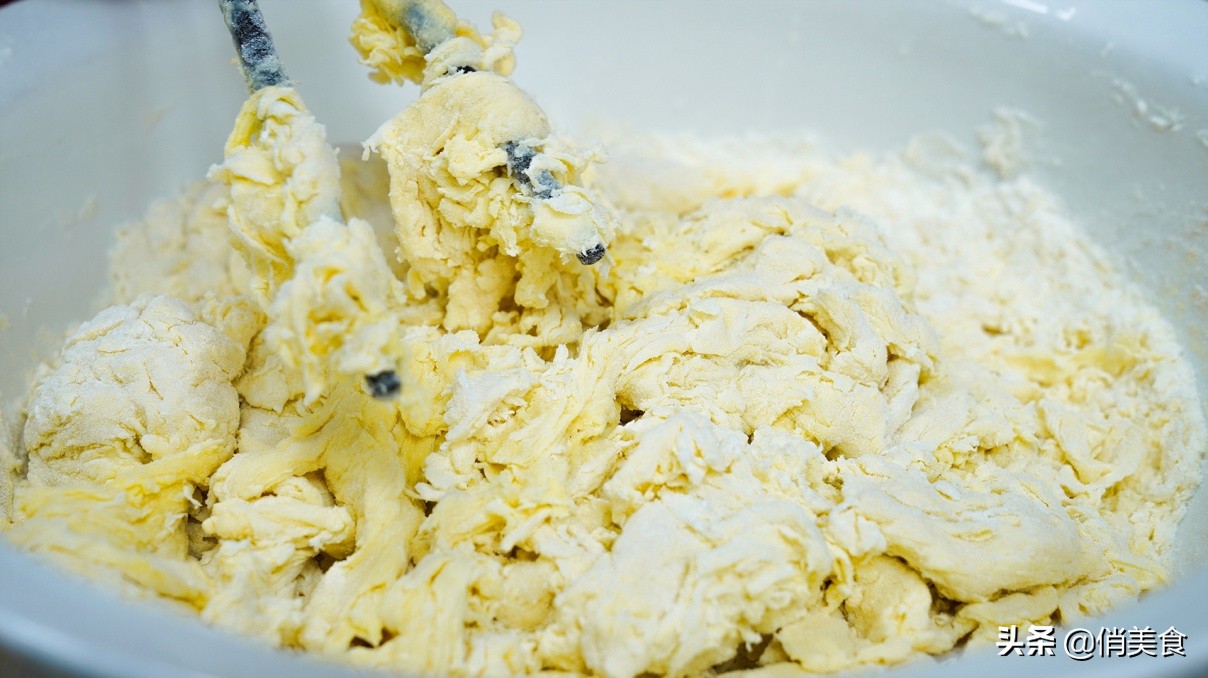 炸油条放鸡蛋好还是不放鸡蛋好,炸油条只放酵母泡打粉鸡蛋可以吗