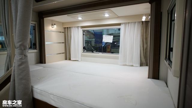 宇通依维柯6.5吨高配房车价格,宇通6.5t进口依维柯c型房车