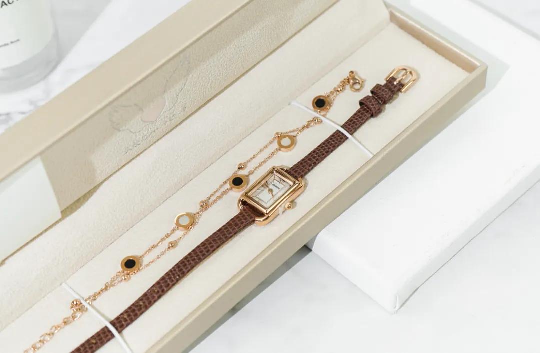 送这被夸有品位！三吉彩花同款腕表，女友戴了爱不释手