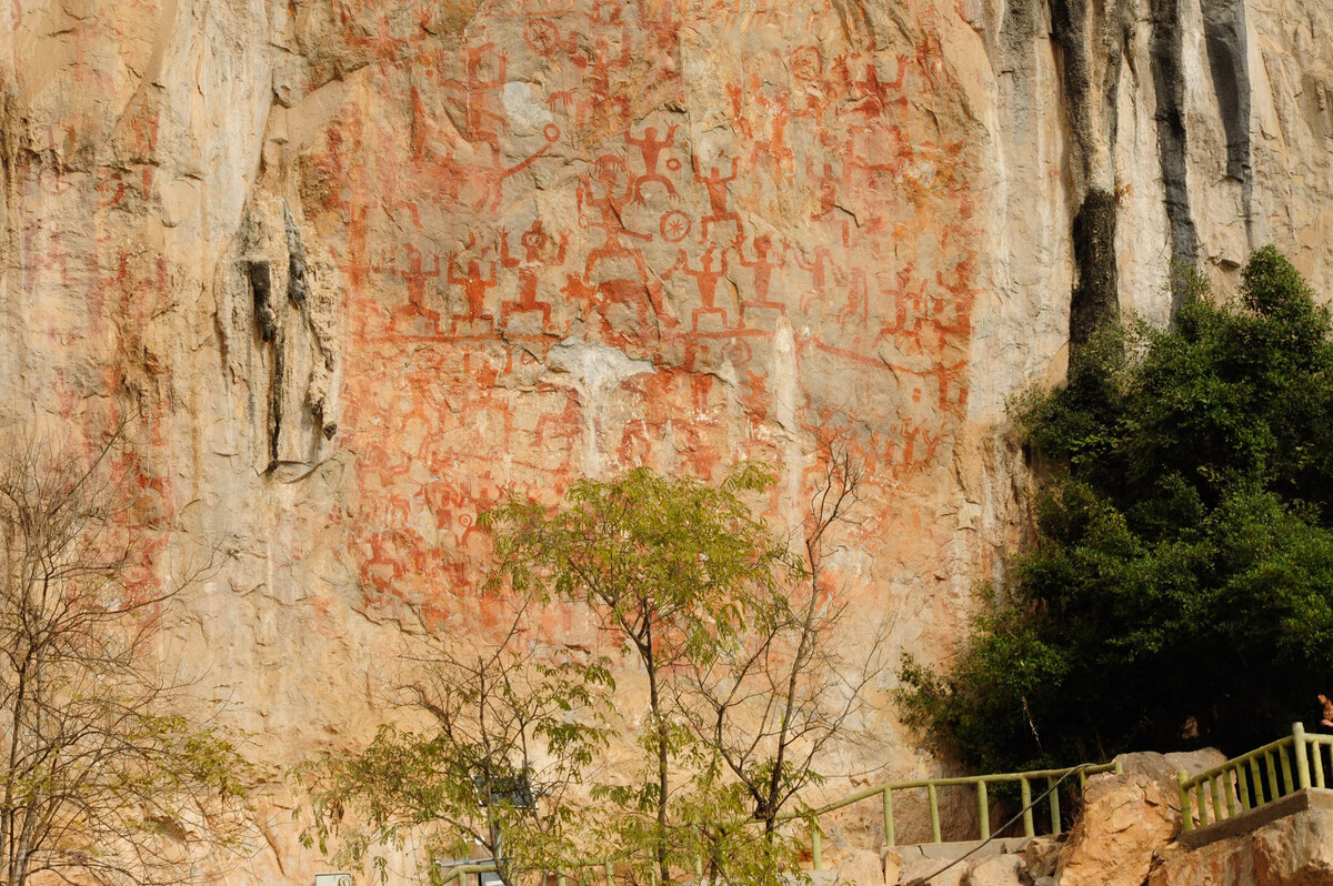 花山岩画景区有什么玩的,花山岩画旅游攻略