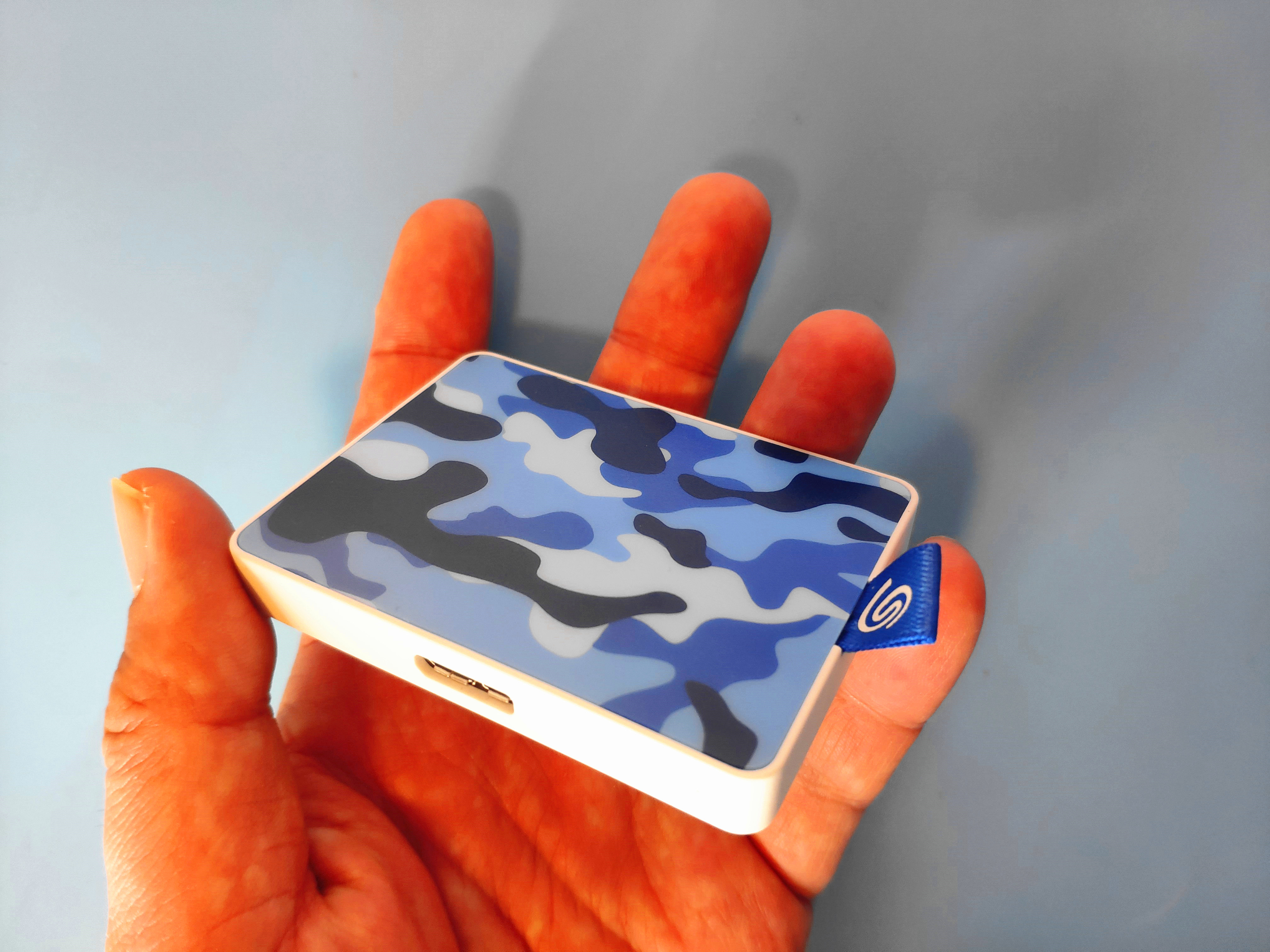 1t移动硬盘小巧,小巧方便的移动硬盘