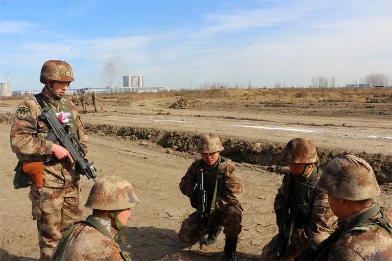 少尉服役8年是什么军衔,少尉新疆军区三等功