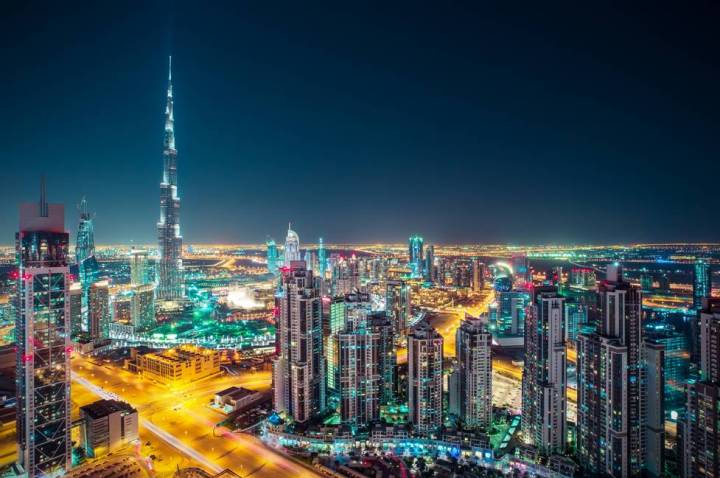 第一次去迪拜还要转机去沙特,第一次去迪拜买单程机票给签证吗