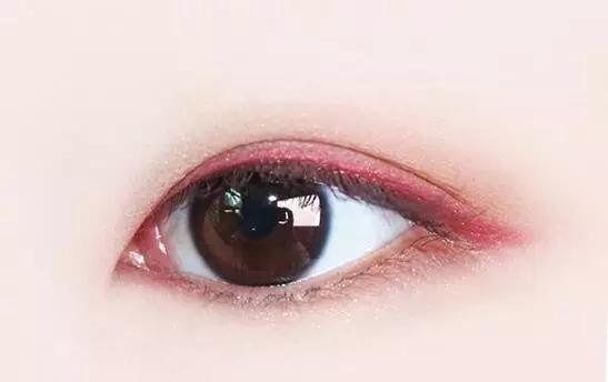 亮色眼影颜色搭配和画法美炸天,眼影画法新手亮色系列