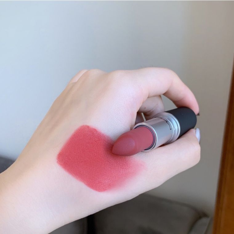 李佳琦推荐，大牌口红最值得购买的豆沙色！你有没有？