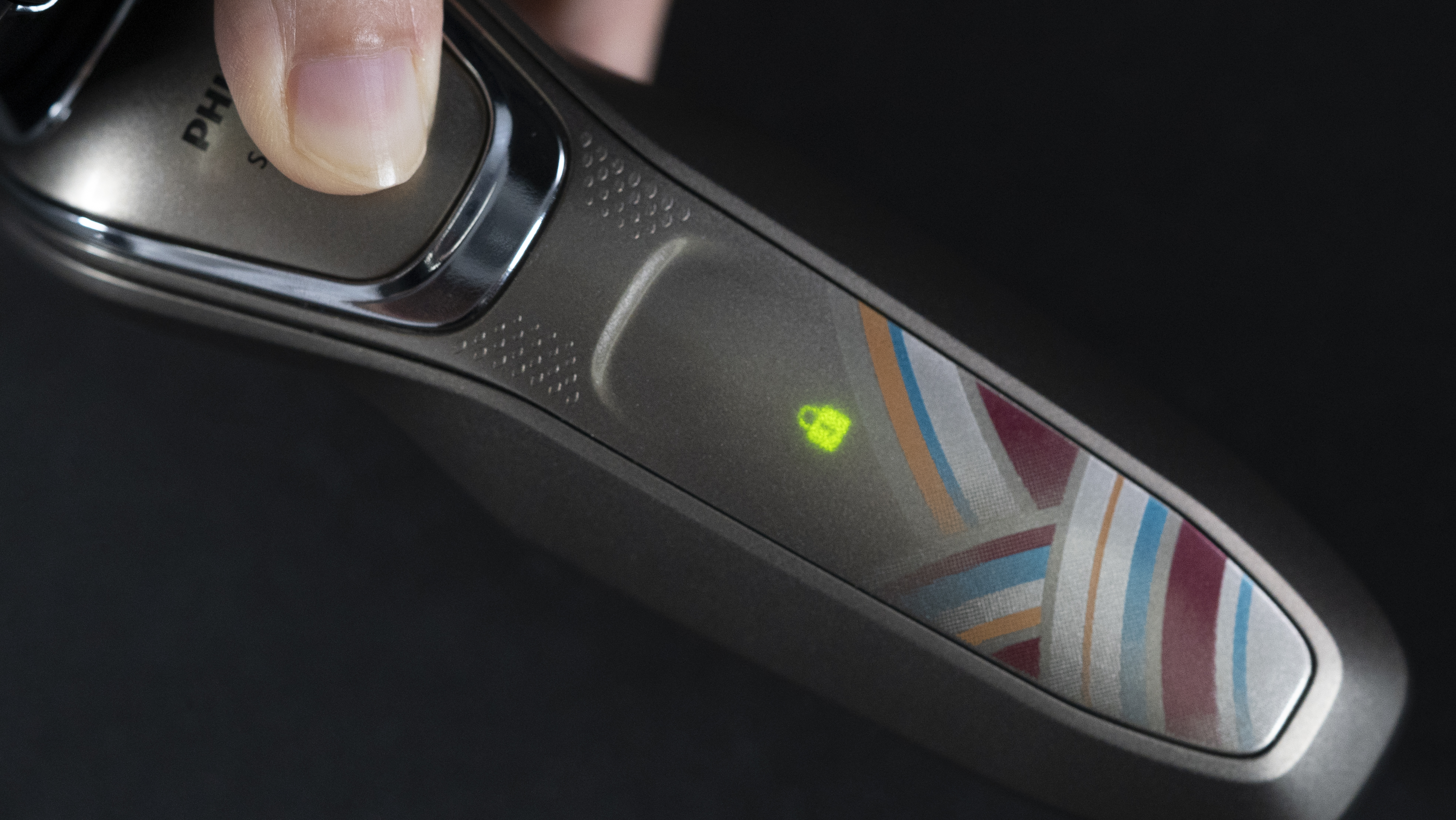 体验最新款剃须刀,大器天成剃须刀