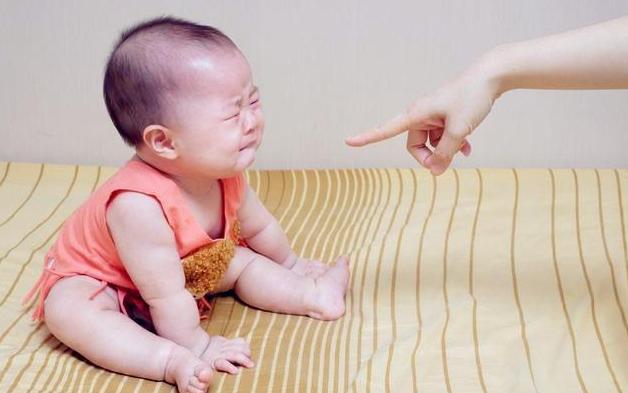 孩子依赖被角和小毯子，并非是恋物癖，过渡性客体请了解下