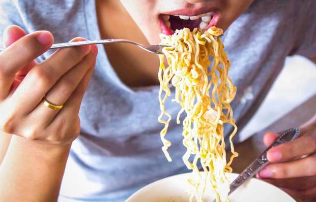 如果你月入过万每天一杯星巴克,5000块工资每天一杯星巴克