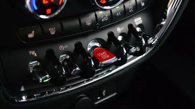 灵巧好开的车,中年女性宝马mini