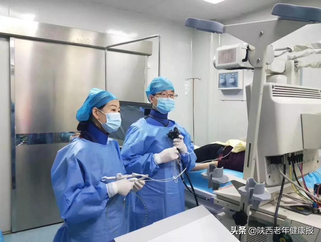 内镜微创取石手术,微创取石最新视频