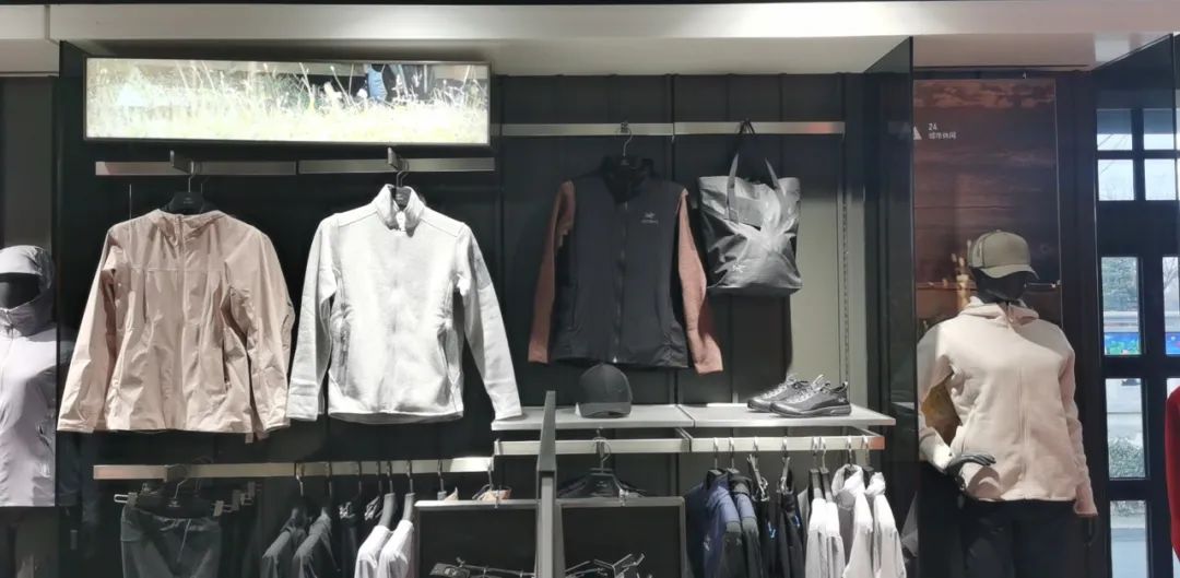 最喜欢的冲锋衣,我最爱的红色冲锋衣