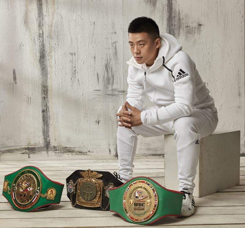 博士拳王爆粗口,中国足球高价养咸鱼!对比中国女排没说错