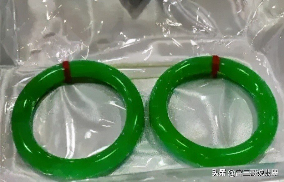 翡翠行家怎么买货的,翡翠手镯小知识买翡翠该避免的坑