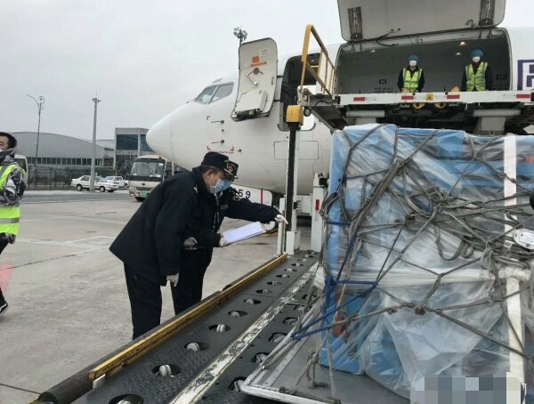 打卡申论的答案:跨境电商之隔壁老王干代购