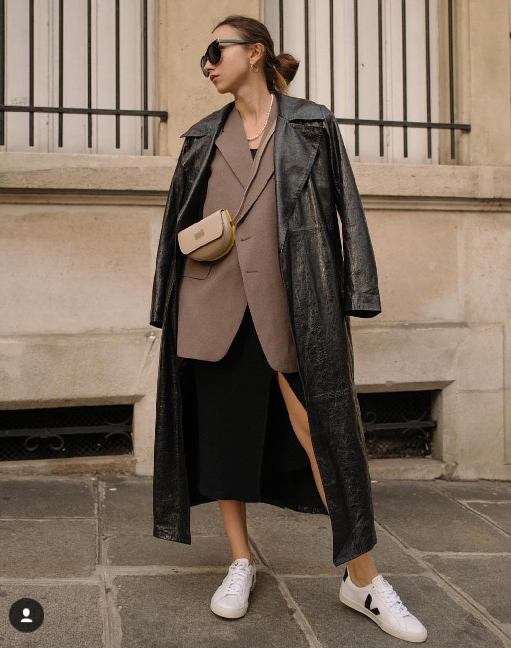 你还在买这么贵的大衣吗,买了件比较贵的大衣有些后悔