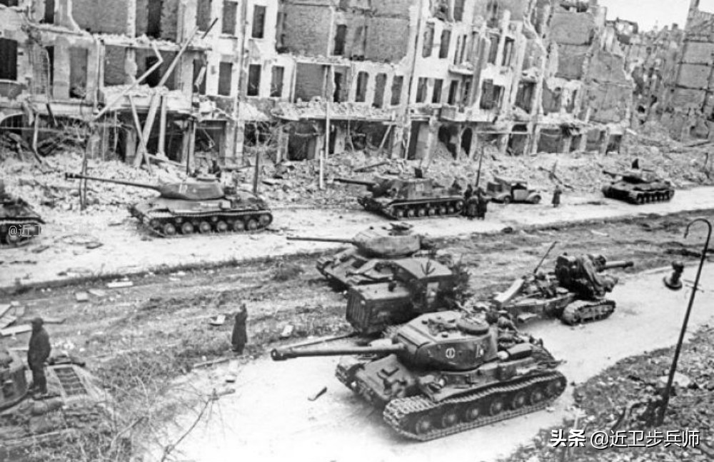 苏军重炮平射,斯大林格勒保卫战苏军两千门火炮
