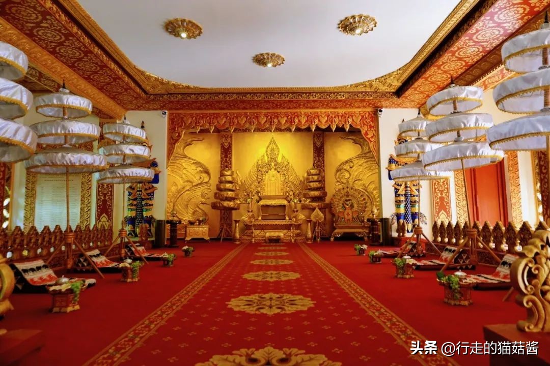 西双版纳曼听公园傣王宫简介,西双版纳曼听御花园的傣王是谁