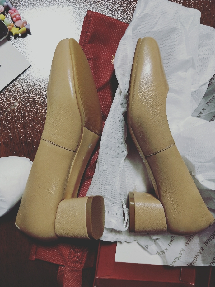 康奈休闲鞋子,康奈女鞋冬款皮鞋怎么样