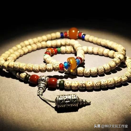 星月菩提手串玩着粘手是怎么回事,星月菩提手串有点粘手是怎么回事