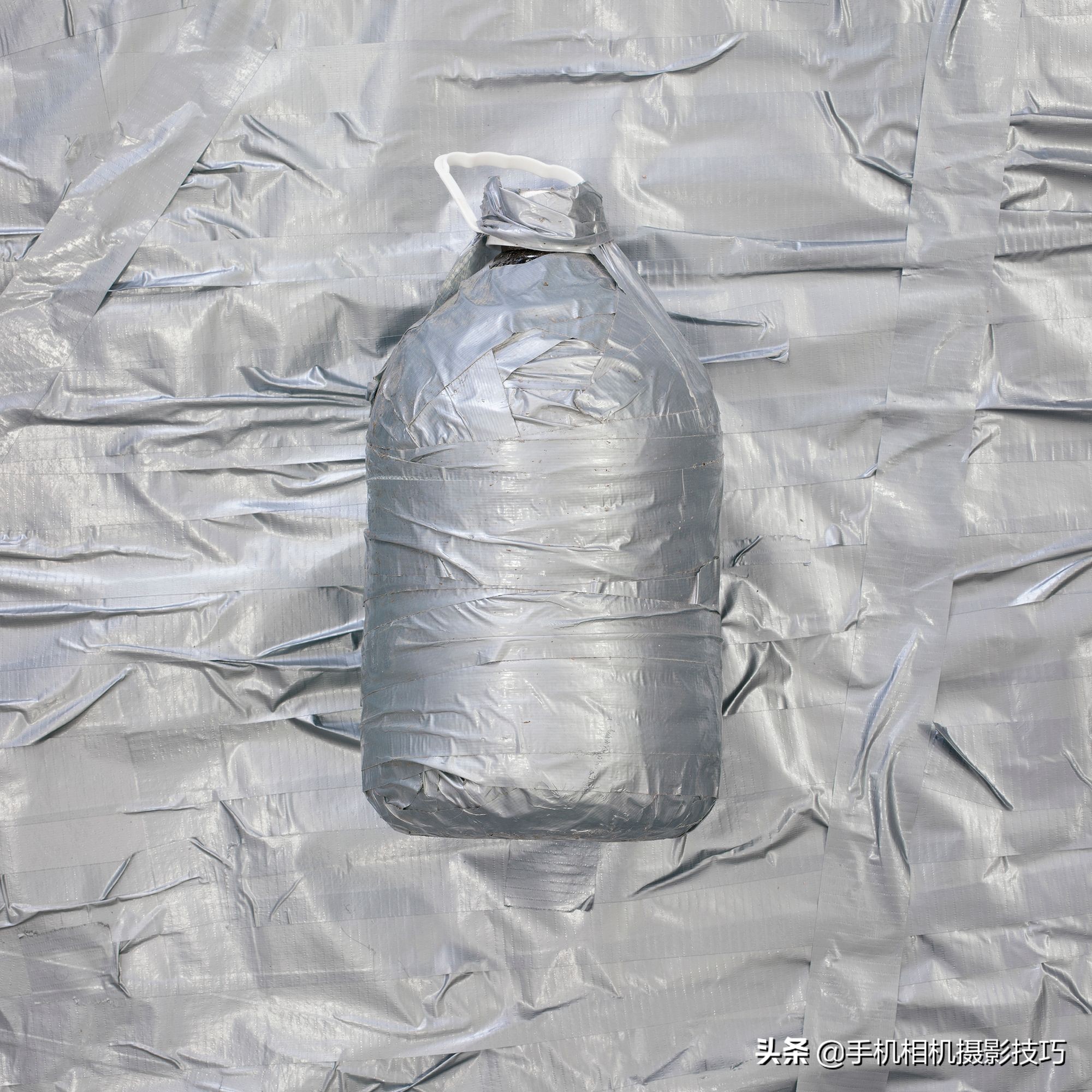 摄影师拍摄那些被美国政府没收的非法移民随身物品