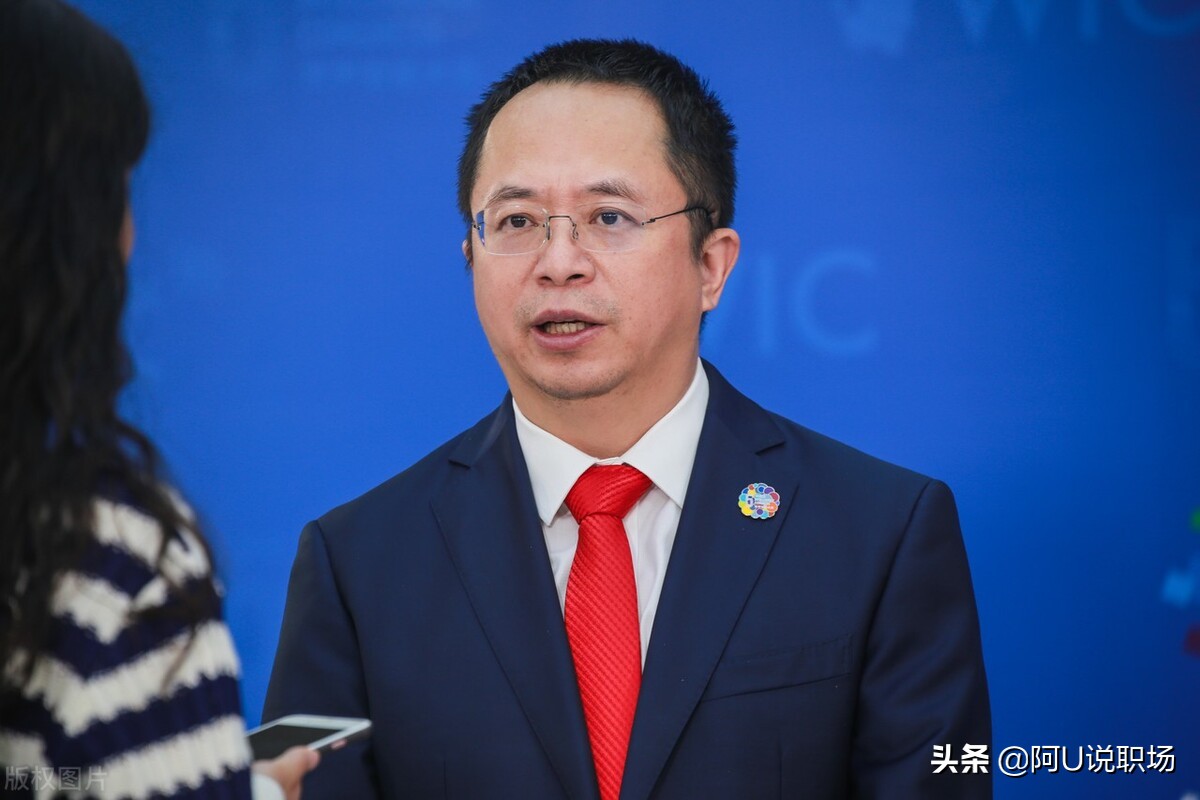 周鸿祎徐小平新书颠覆者发布会,360创始人周鸿祎近期简介