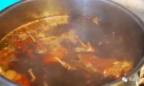 卤水卤菜发黑怎么补救,卤菜卤水发臭怎么回事