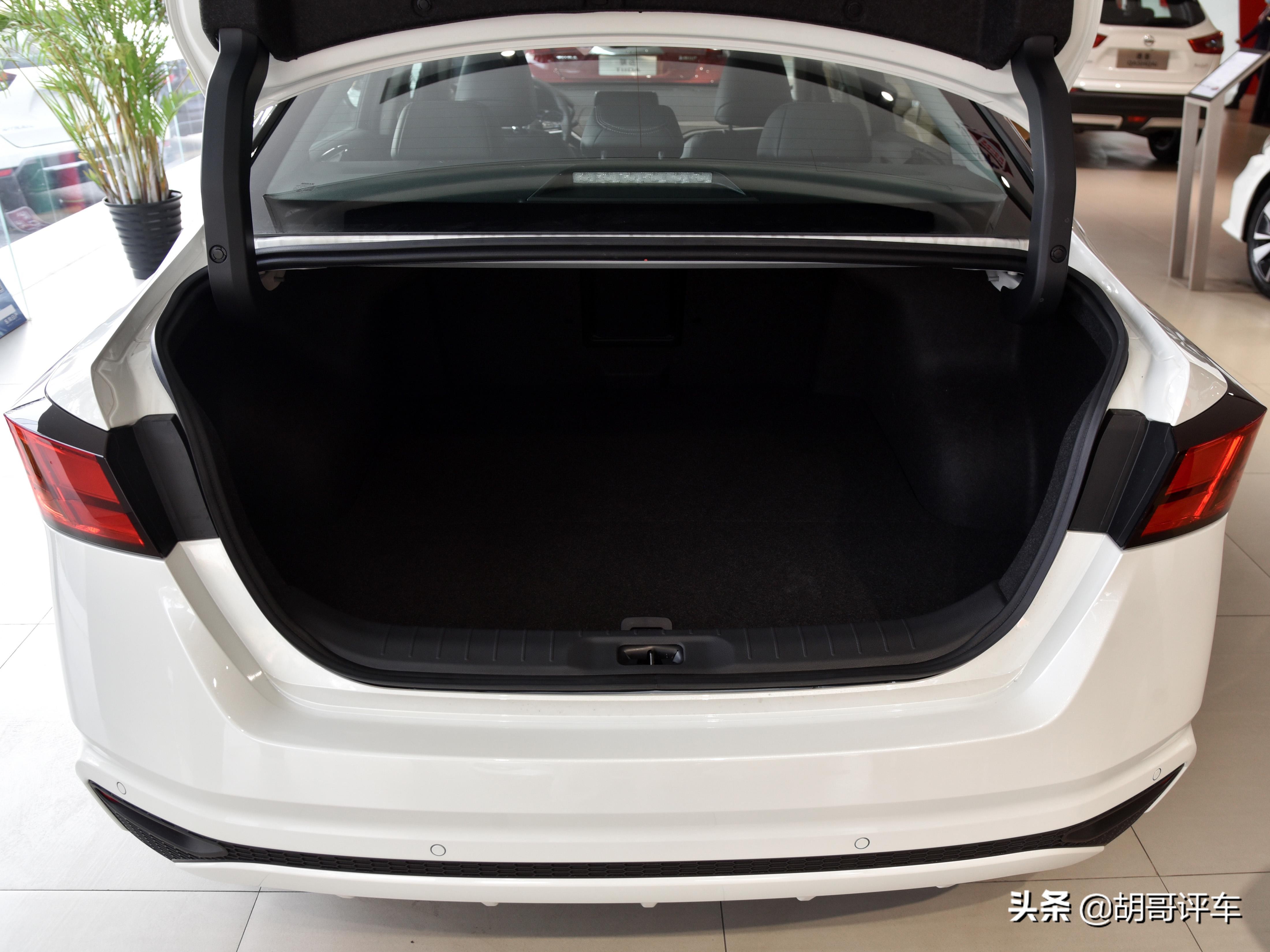 爆发力最强的车日产天籁怎么样,日产天籁新款各方面综合怎么样