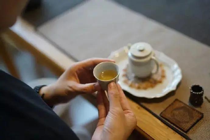 茶里的回甘生津是怎么回事,有回甘特别甜的茶