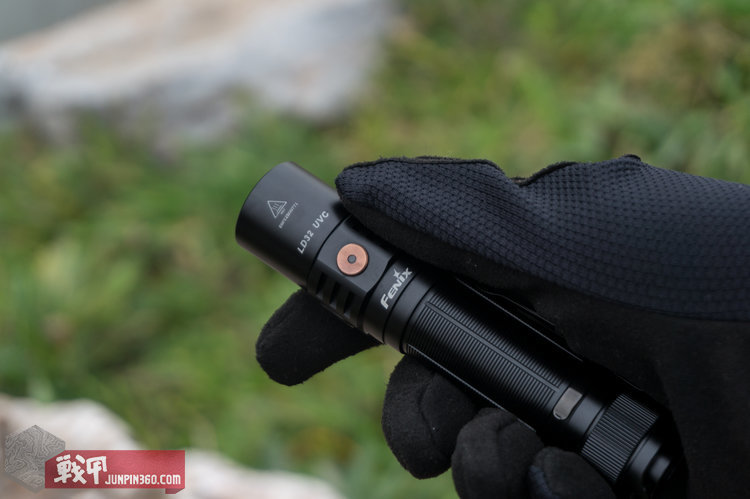 没有硝烟的消杀战疫，FenixLD32UVC手电
