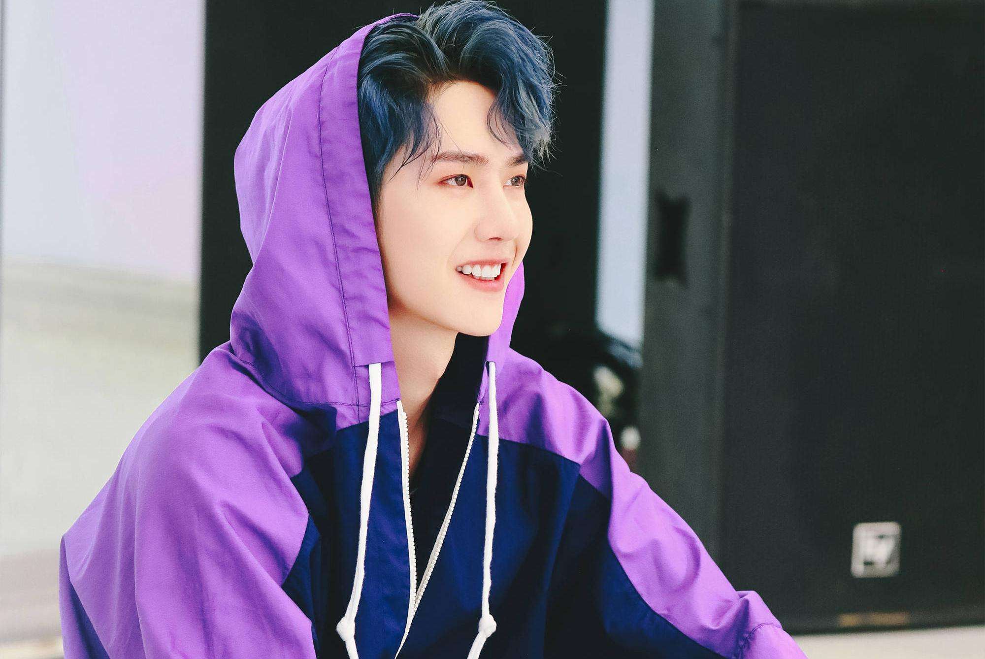 《陈情令》王一博赛车不是玩票：我是职业选手不想当赛车场的花瓶