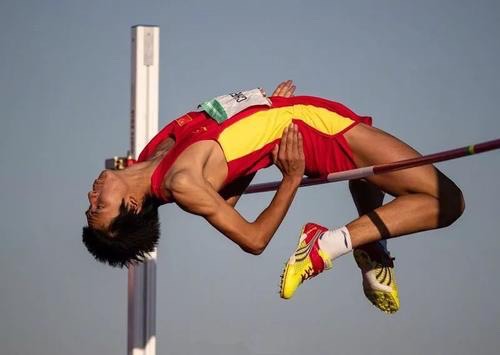 跨越式跳高世界纪录张国伟纪录,跳高世界纪录张国伟2米