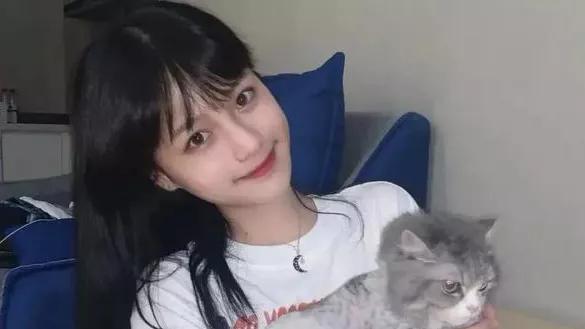 当男人说想你的时候女人怎么回答,女人说也想你了怎么回复