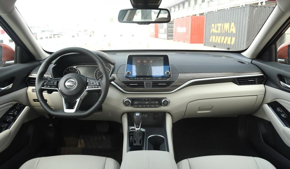 东风日产天籁大沙发,日产天籁使用10年感受