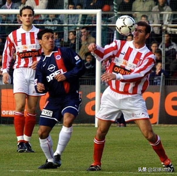 齐达内世界公认的大师,齐达内足球十大经典视频