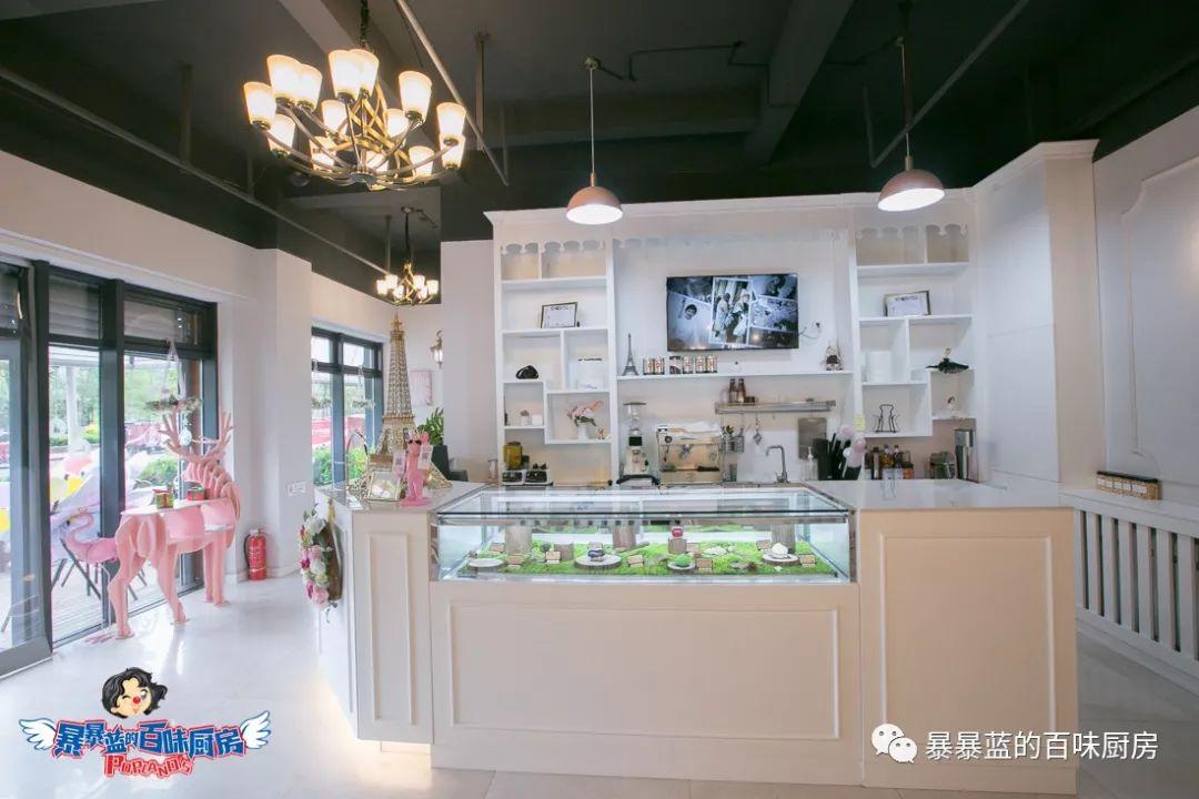 1500个忠粉入坑4年，终于等到实体店！每款蛋糕都让人忘记卡路里