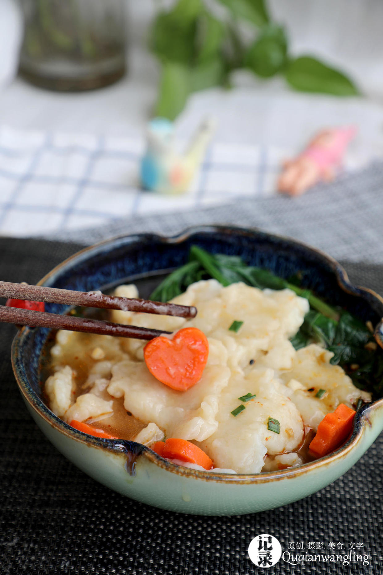 扯一碗面皮汤，多了这一步面团就不粘手了，还是记忆中的味道……