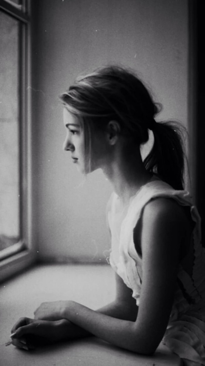 暗色系手机壁纸,暗色系手机壁纸美女