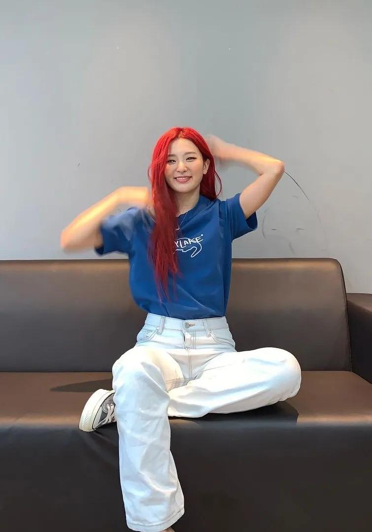 求jennie同款衣服,jennie无帽卫衣