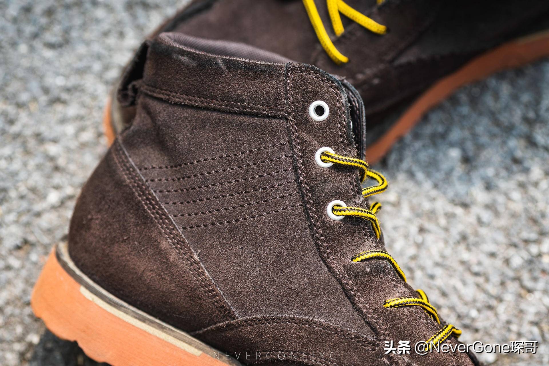 一双nike鞋子正面图,耐克复古工装鞋